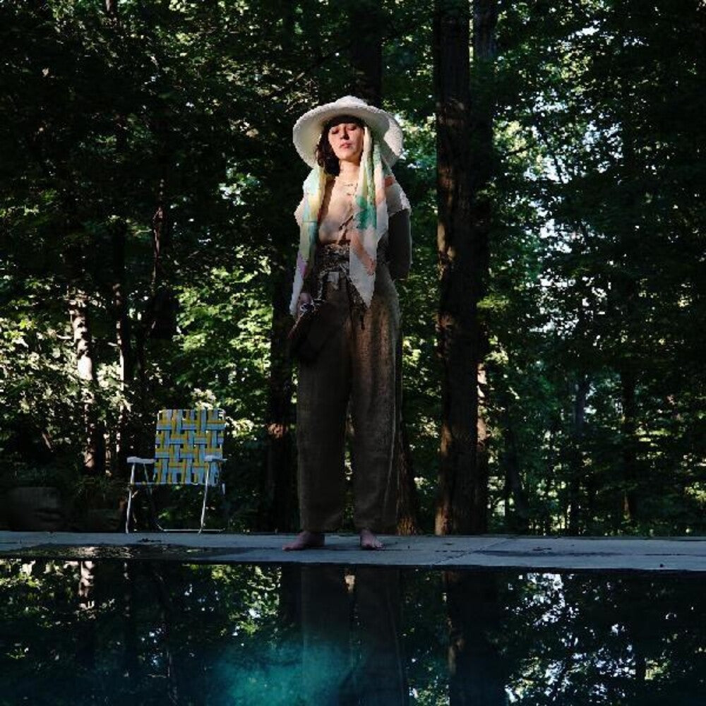 the album cover for Maria Usbeck - Envejeciendo [Download Included]