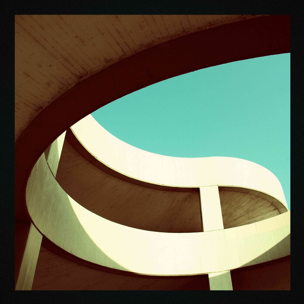 the album cover for Sola Rosa - Chasing The Sun