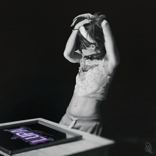 the album cover for Elsa Hewitt - Lupa