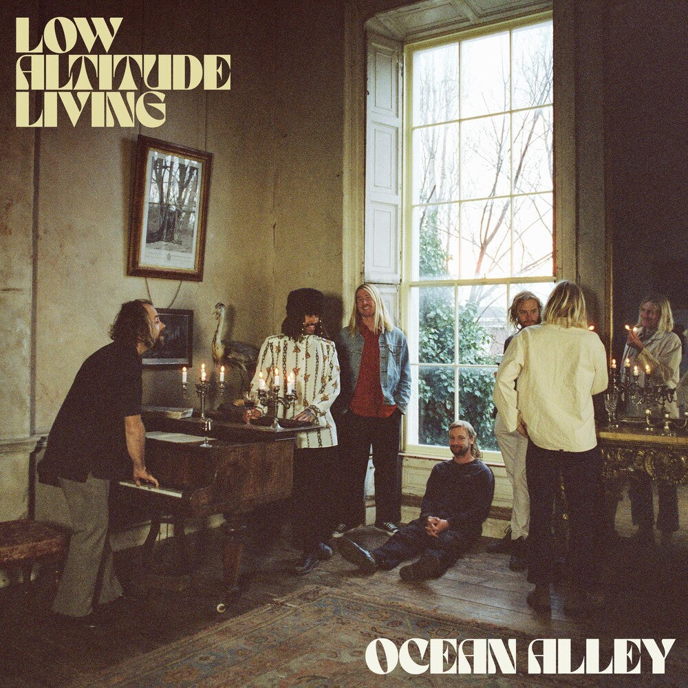 the album cover for Ocean Alley - Low Altitude Living